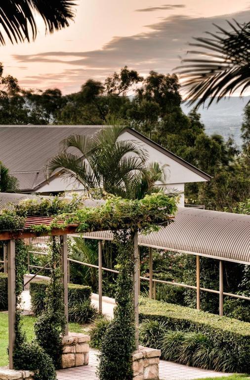 Mercure Clear Mountain Lodge Mount Samson Экстерьер фото